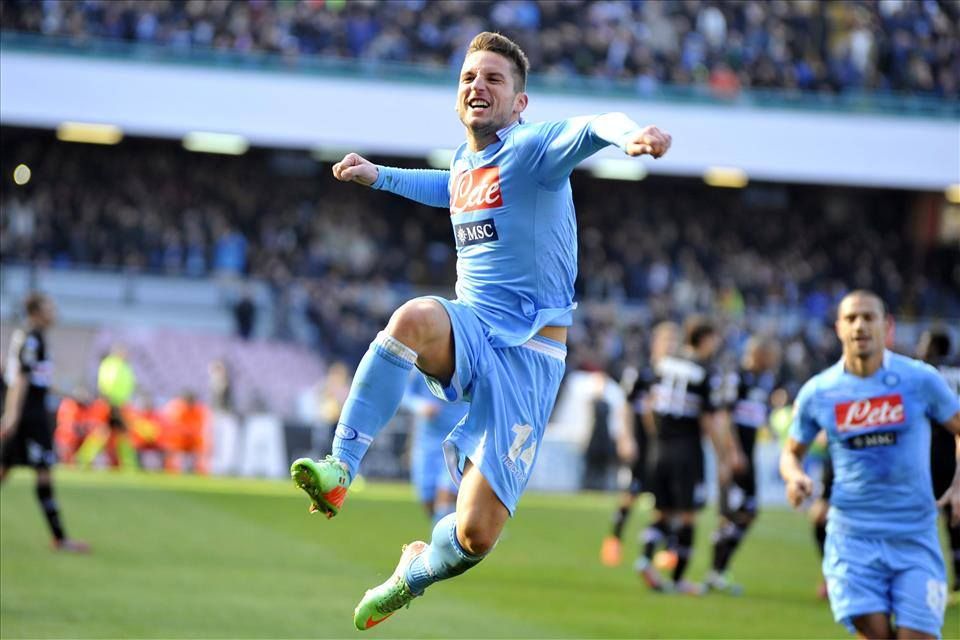 La gioia di Dries Mertens alla sua prima doppietta in serie A