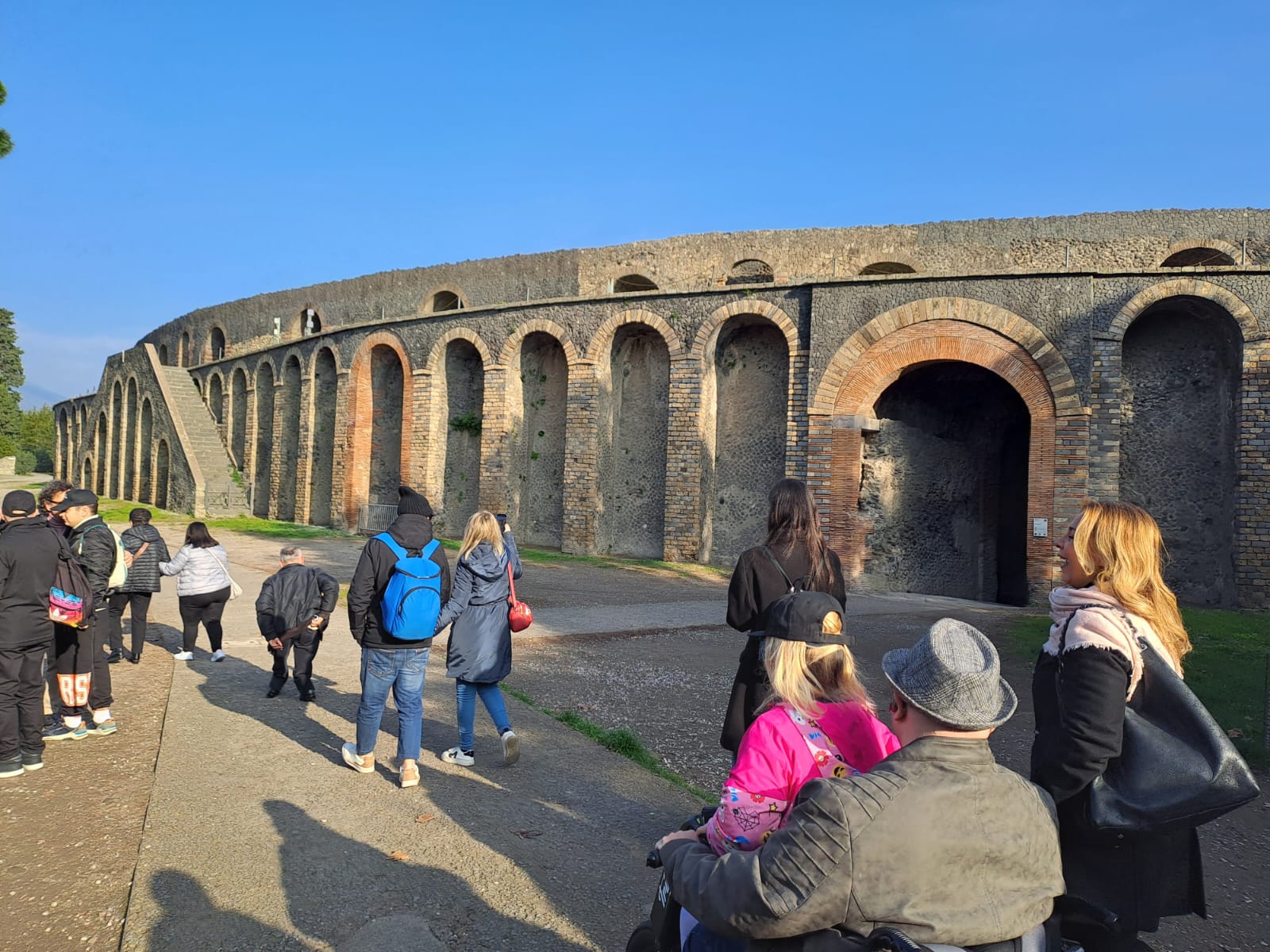 Il turismo che sa abbattere le barriere: Worldtours organizza un tour a Pompei destinato alle associazioni di persone con disabilità del territorio