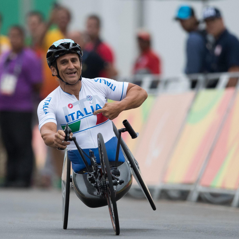 Alex Zanardi, il coraggio oltre il traguardo