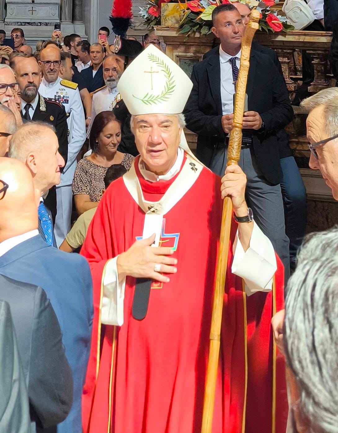 IL PRODIGIO DI SAN GENNARO SI RINNOVA: IL SANGUE SI È SCIOLTO ALLE 10:04