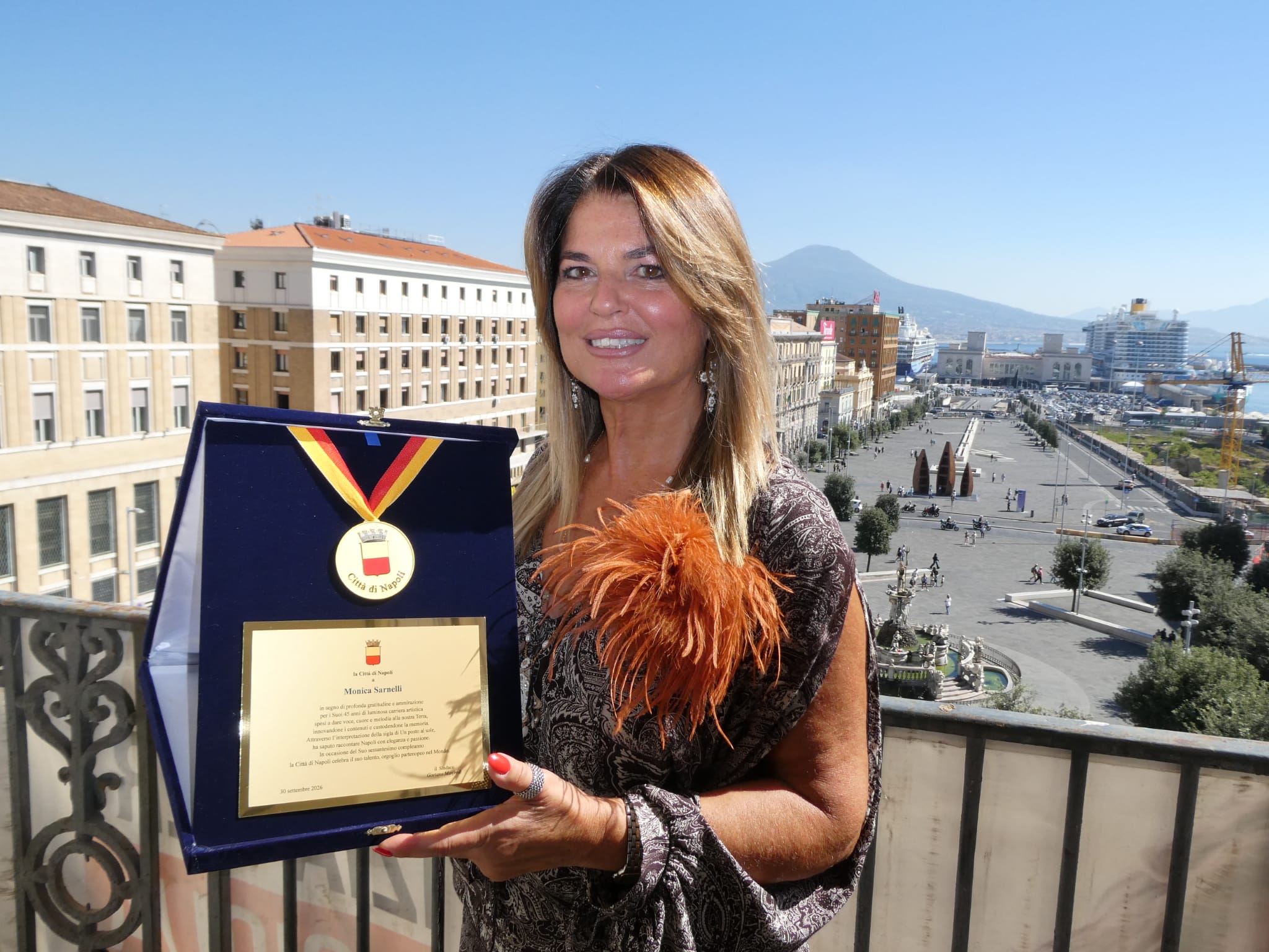 Monica Sarnelli: conferita la Medaglia della Città di Napoli