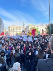 Dalle piazze l’Italia protesta contro carovita e riarmo
